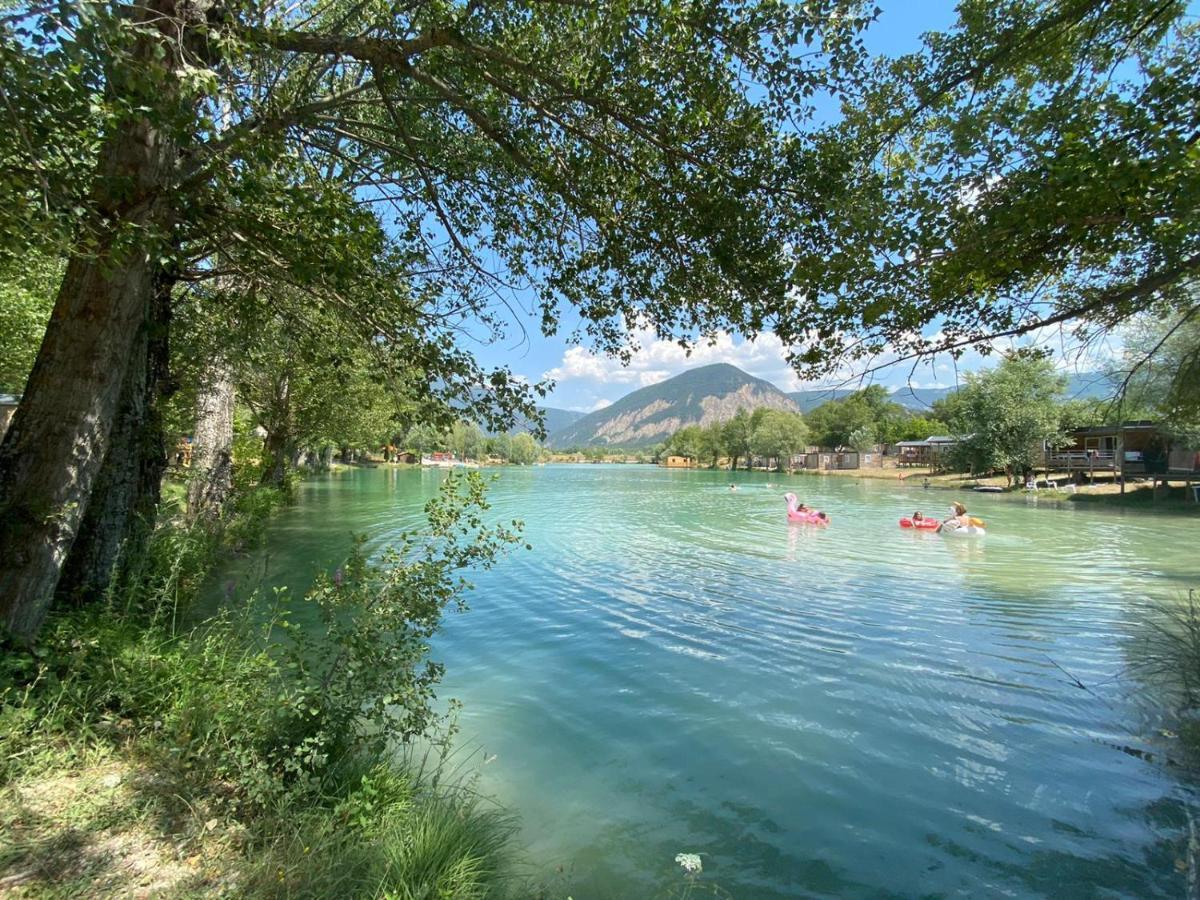 Отель Camping Le Lac Bleu Шатийон-ан-Диуа Экстерьер фото