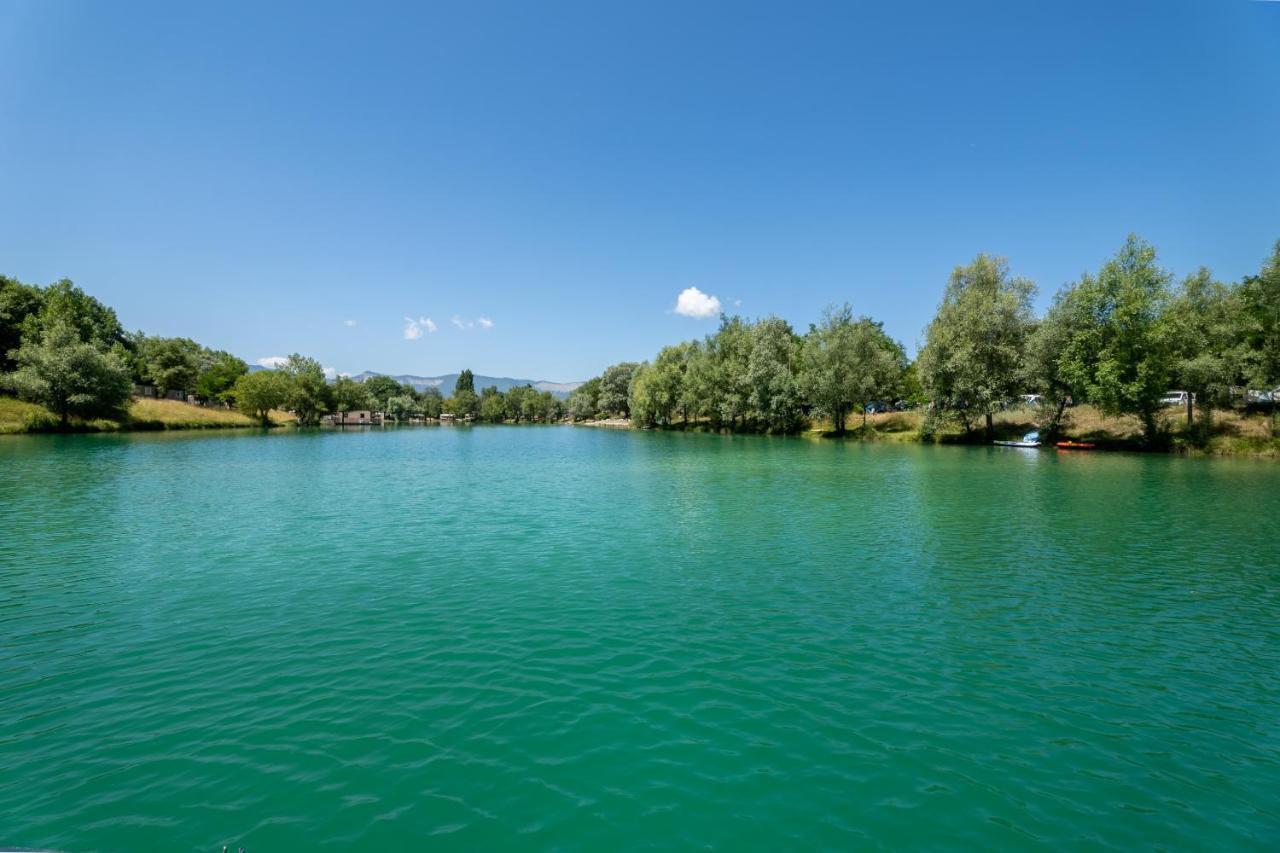 Отель Camping Le Lac Bleu Шатийон-ан-Диуа Экстерьер фото
