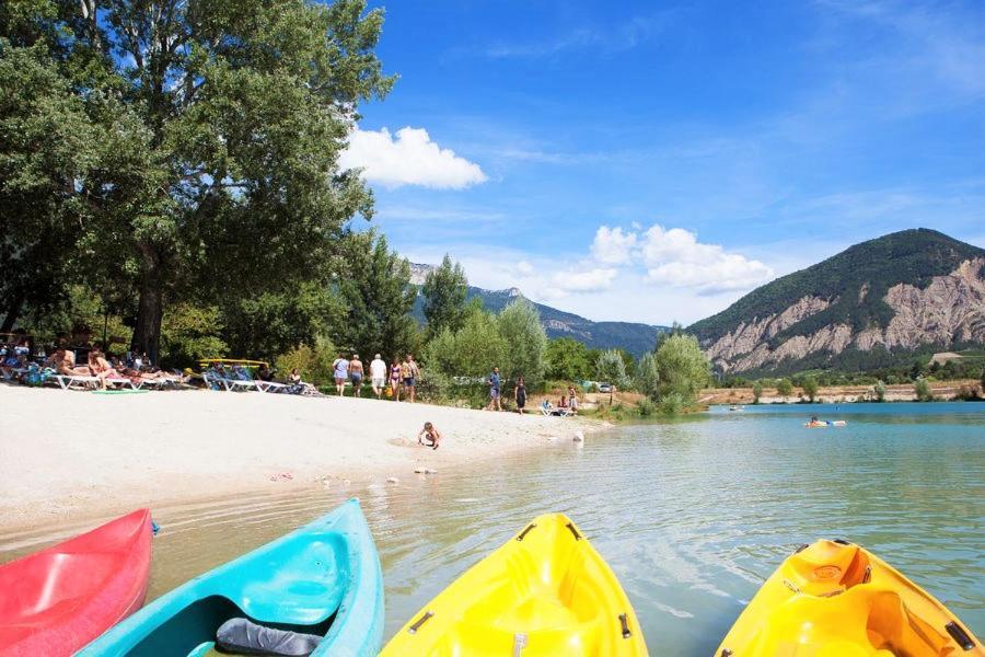 Отель Camping Le Lac Bleu Шатийон-ан-Диуа Экстерьер фото
