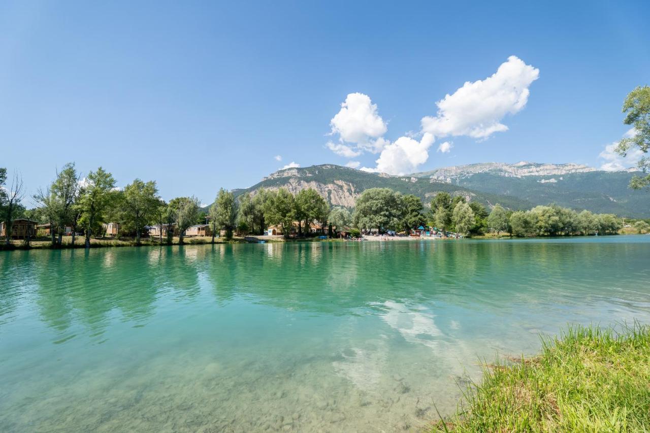 Отель Camping Le Lac Bleu Шатийон-ан-Диуа Экстерьер фото