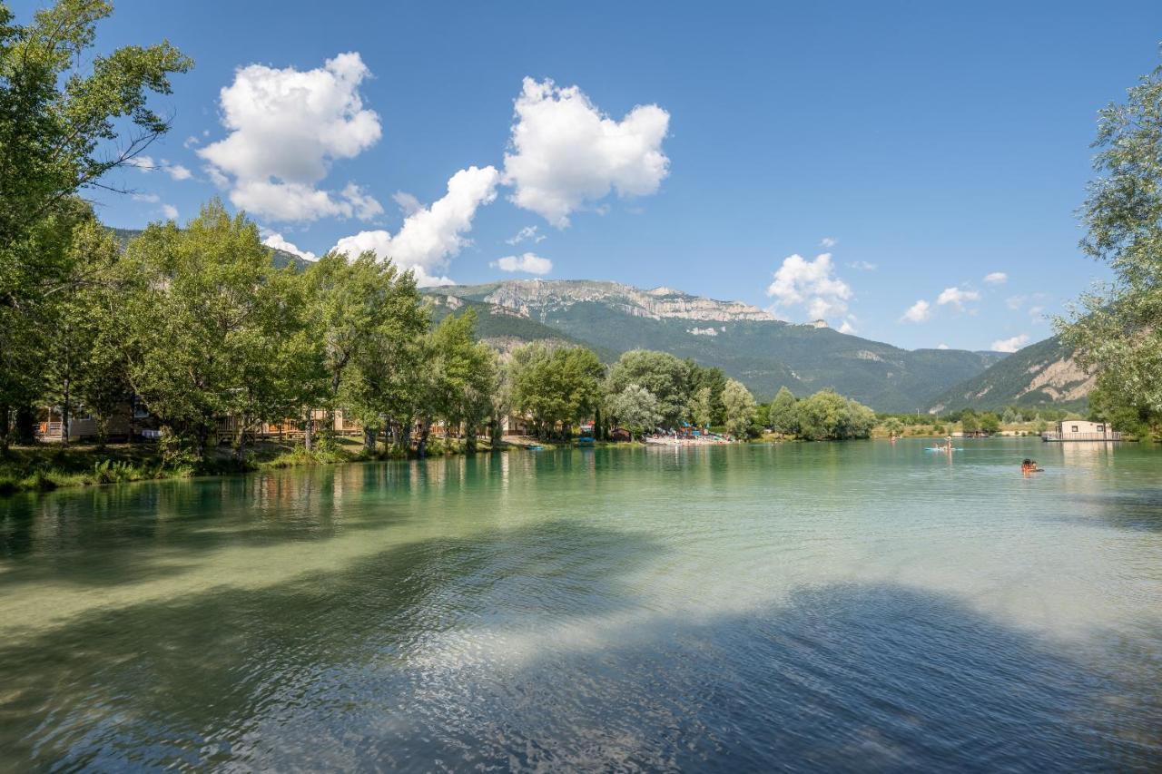 Отель Camping Le Lac Bleu Шатийон-ан-Диуа Экстерьер фото
