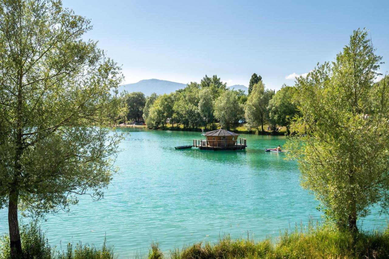 Отель Camping Le Lac Bleu Шатийон-ан-Диуа Экстерьер фото