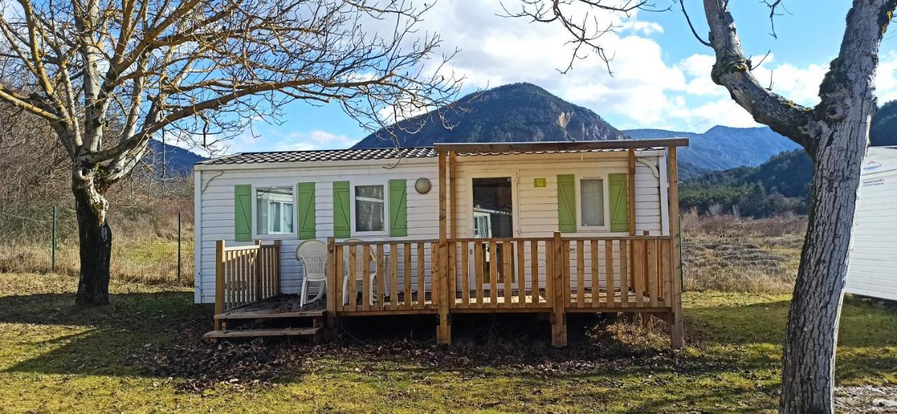 Отель Camping Le Lac Bleu Шатийон-ан-Диуа Экстерьер фото