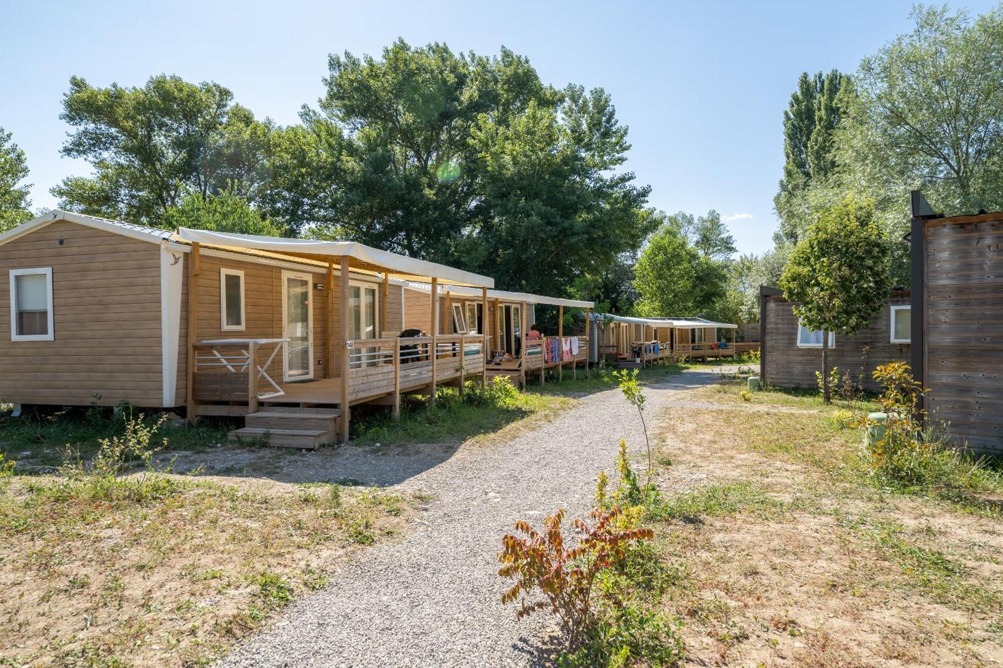 Отель Camping Le Lac Bleu Шатийон-ан-Диуа Экстерьер фото